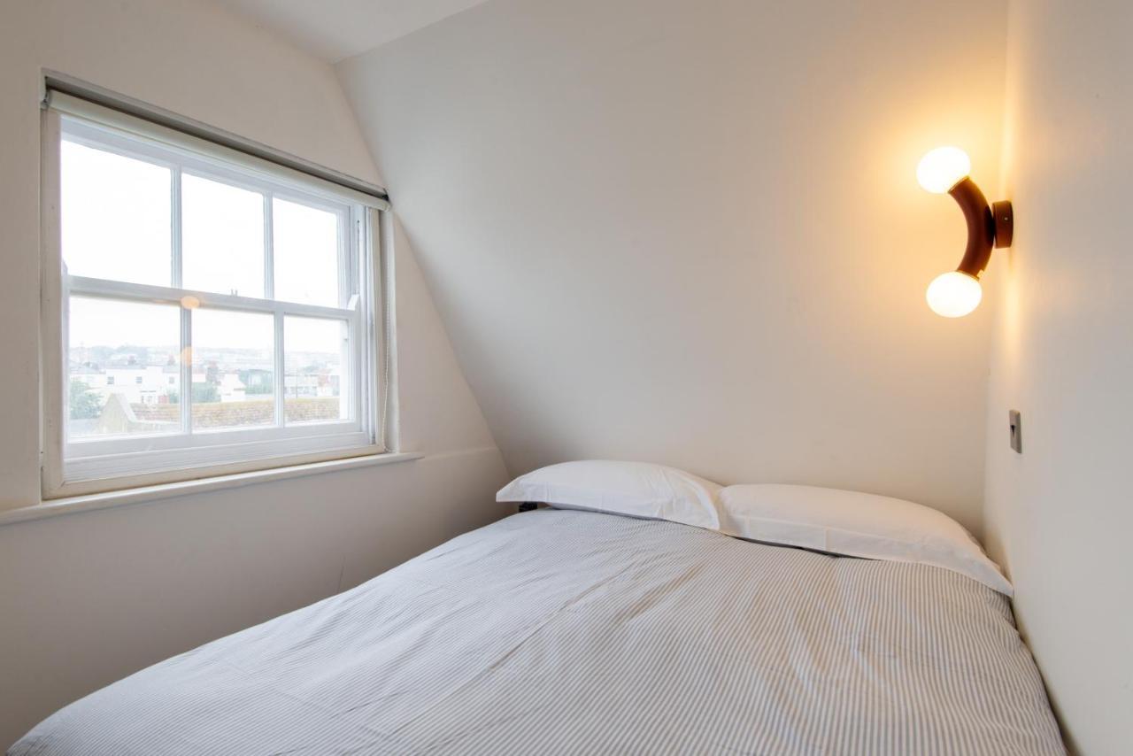 Central One-Bedroom, 99 Steps To The Sea Brighton Екстериор снимка